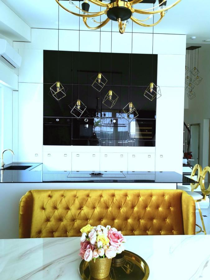 Luxury Penthouse With Large Terrace & Panoramic Old Town View Leilighet